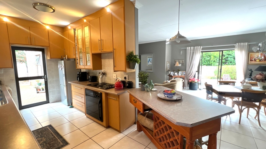 4 Bedroom Property for Sale in Langenhovenpark Free State